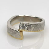 Designer Ring 750 Weißgold / Gelbgold 0.30ct Prinzess Diamant Zertifikat